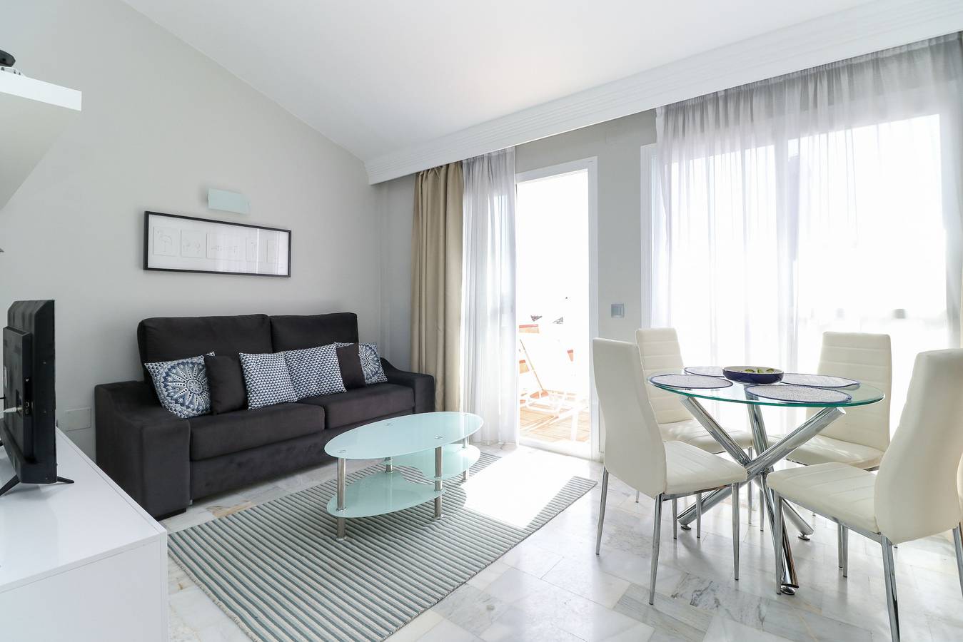 Entire apartment, Modern duplex 6303 - great facilities onsite in Hacienda Las Chapas, Marbella