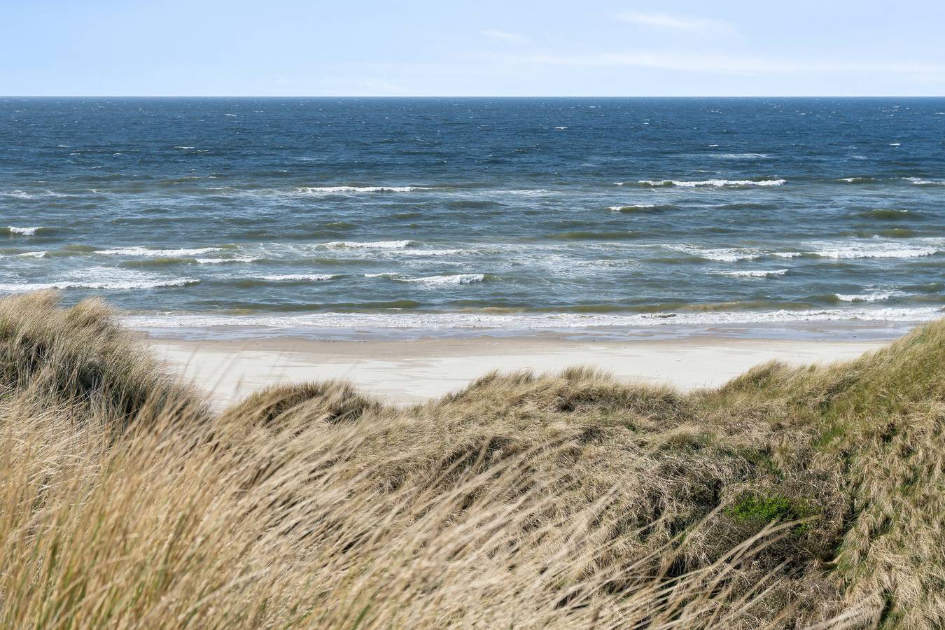 Erste Reihe zur Nordsee in modernem Ferienhaus in Blokhus, Jammerbugt
