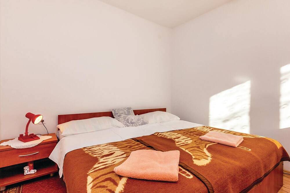 Geheel appartement, Prachtig appartement in Sveti Juraj in Sveti Juraj, Velebit Nature Park