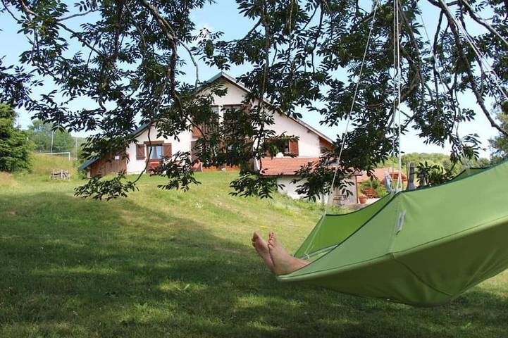 Gite de groupe familial dans les Montagnes du Jura de 17 à 27 personnes in Hotonnes, Haut-Valromey