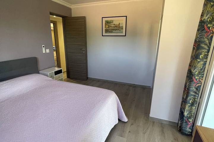Les Oliviers du Lagon Chambres d'hôtes de charme avec piscine lagon in Fayence, Région de Draguignan
