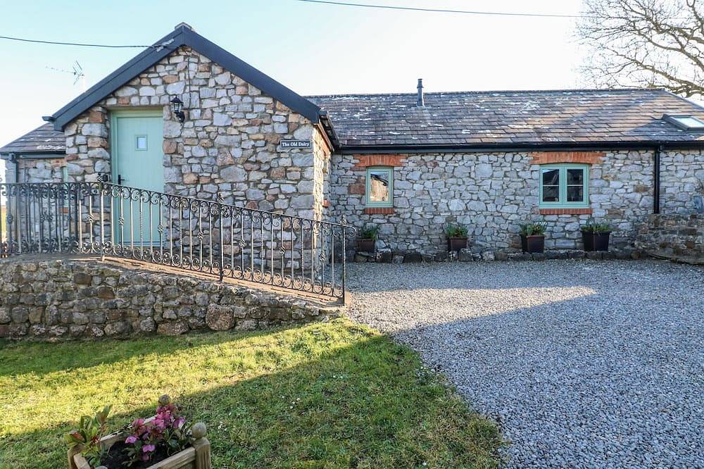 Cottage for 4 People in Swansea region