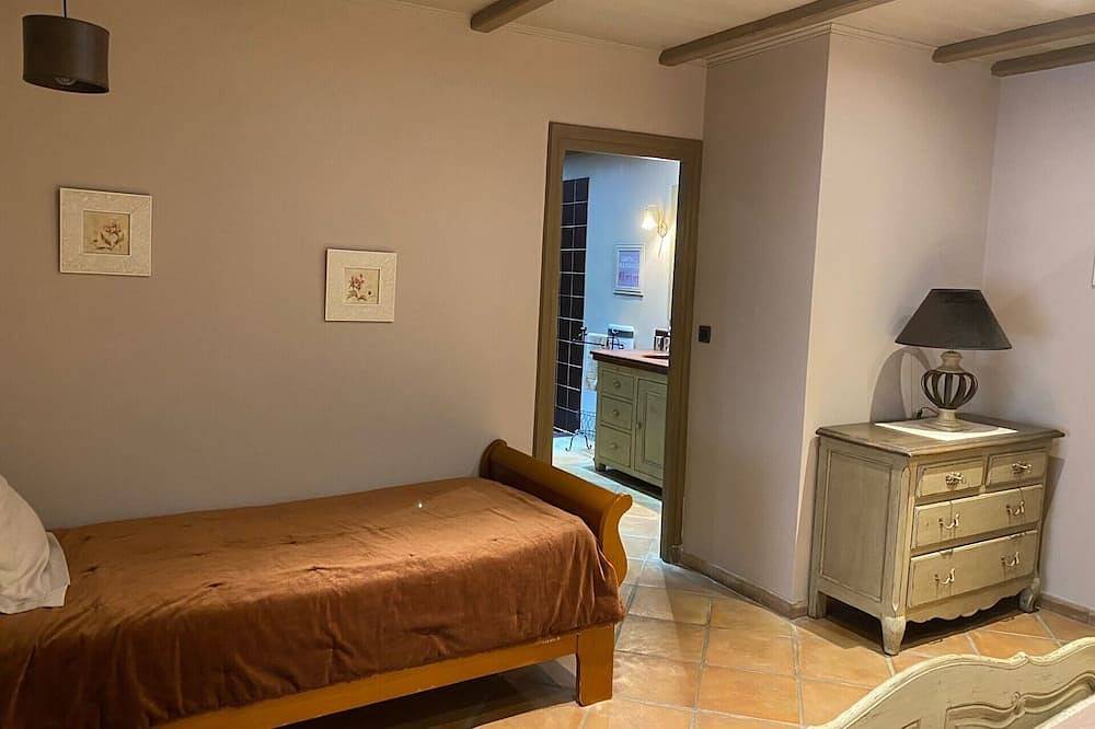 Cottage for 3 persons...for relaxing, tranquil and great holidays... in La Cadière-d'Azur, Toulon region