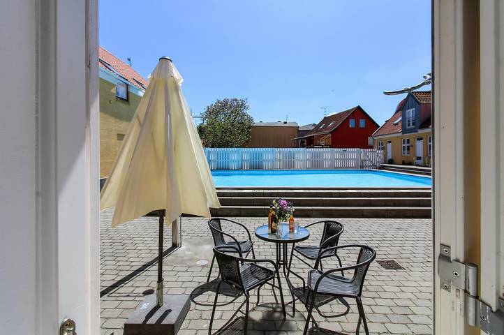 Ferieleilighet for 5 personer, med hage i Gudhjem