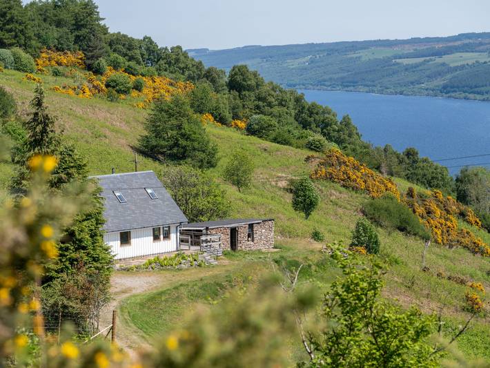 Holiday rental for 7 people, with Terrace and Garden as well as Lake view in Loch Ness