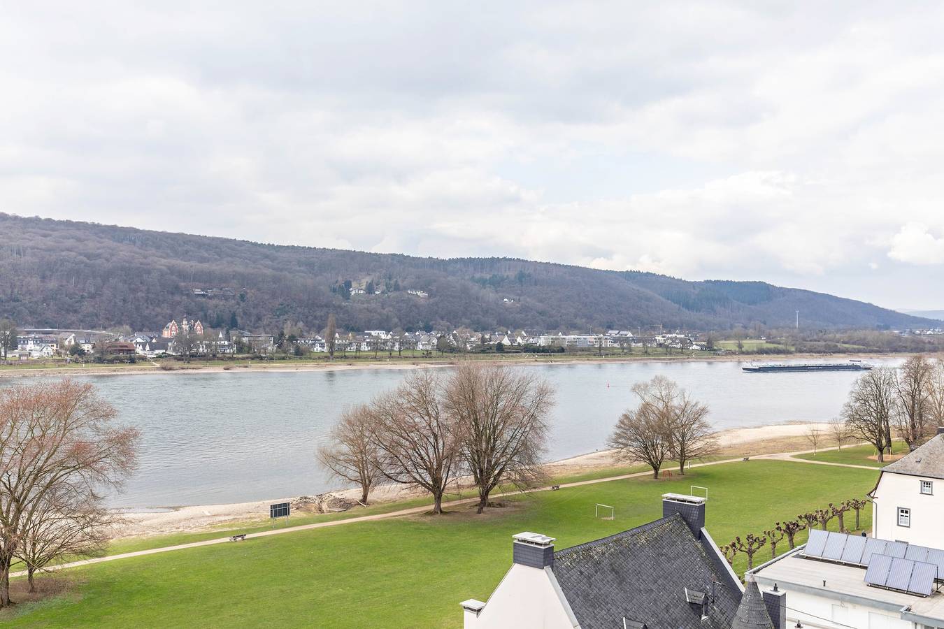 Ganze Wohnung, Ferienwohnung 'Rheinapartment Dependance 8' mit Balkon und Wlan in Bad Hönningen, Osteifel