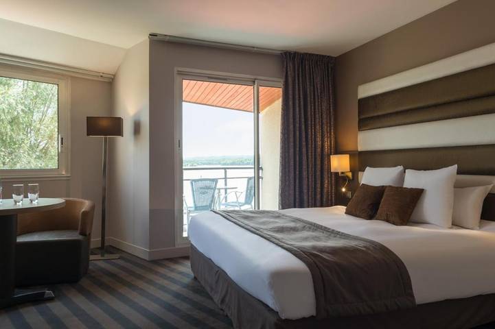 Hôtel pour 2 personnes, avec jacuzzi ainsi que piscine et jardin à Chamouille