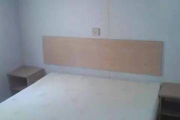 Camping pour 4 Personnes dans Castelnau-de-Montmiral, Massif central, Photo 1