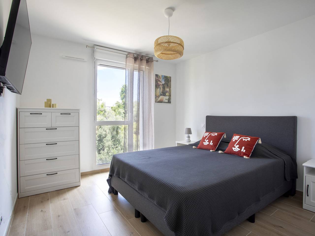 Geheel appartement, Seaside View in Saint-Laurent-du-Var, Cannes regio