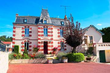 Gîte pour 14 personnes, avec jardin et terrasse à Les Châtelliers-Châteaumur