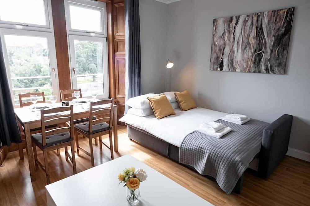 Geheel appartement, ☆ Bright, Modern West-End Apartment ☆ in Dundee, Angus