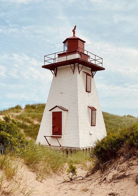 Stay in an Authentic Mongolian Yurt with Private Hot Tub in Kings County (Kanada)