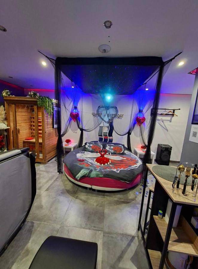 Location de vacances pour 2 personnes, avec terrasse ainsi que jacuzzi et sauna dans Parc naturel régional Scarpe-Escaut - 3