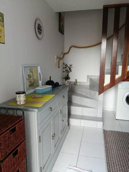 Appartement entier, One-Bedroom Apartment in Les Rosiers-sur-Loire, Vallée de la Loire