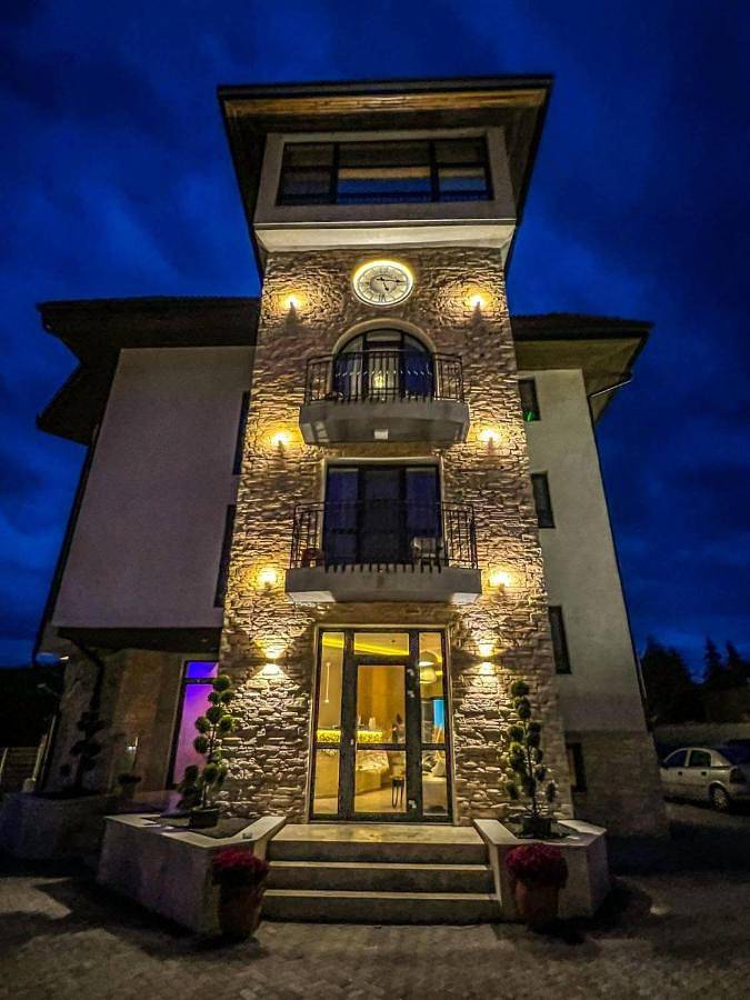 Maison d’hôte pour 2 personnes, avec jardin et piscine ainsi que sauna et vue