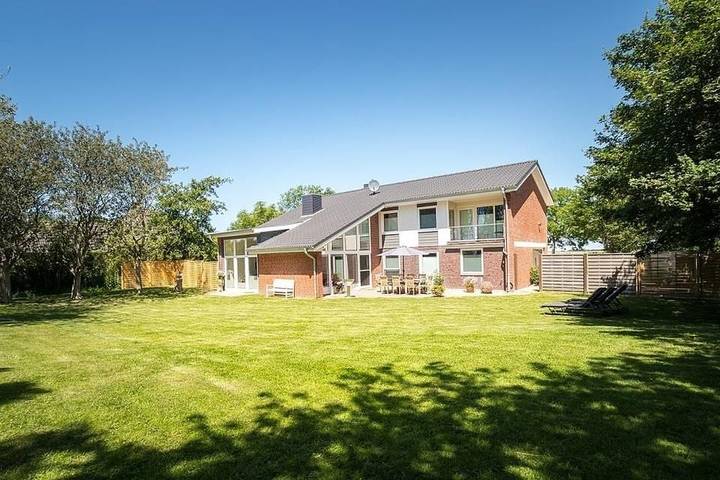 Ferienhaus für 8 Personen, mit Garten und Sauna sowie Whirlpool in Emmelsbüll-Horsbüll