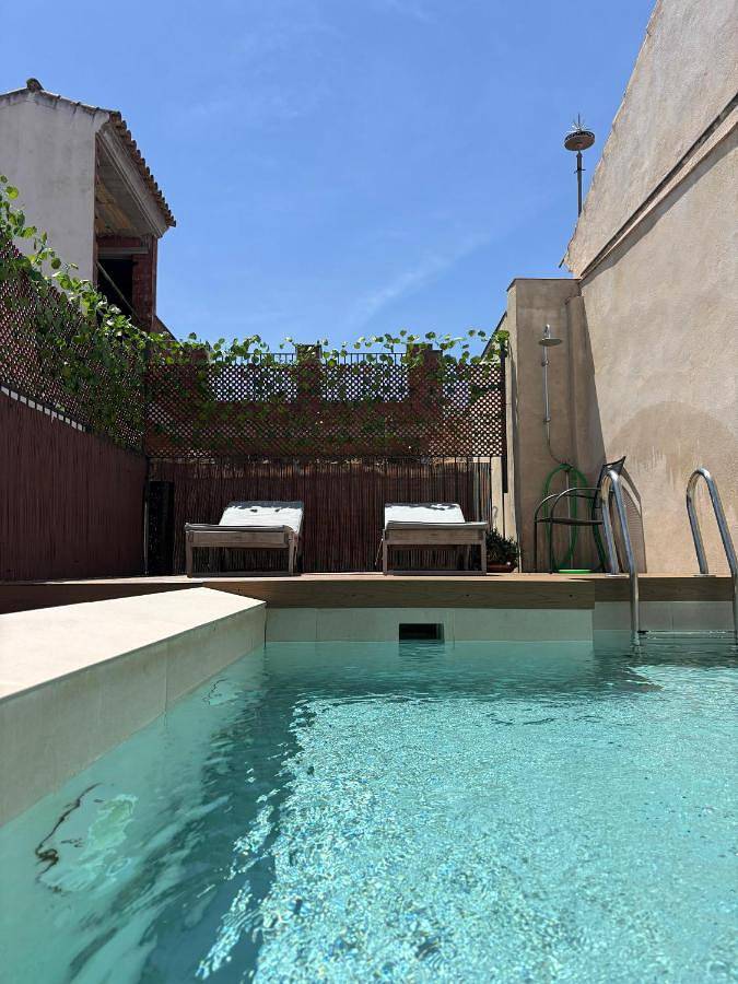 Casa de huéspuedes para 4 personas, con piscina y terraza en Sevilla