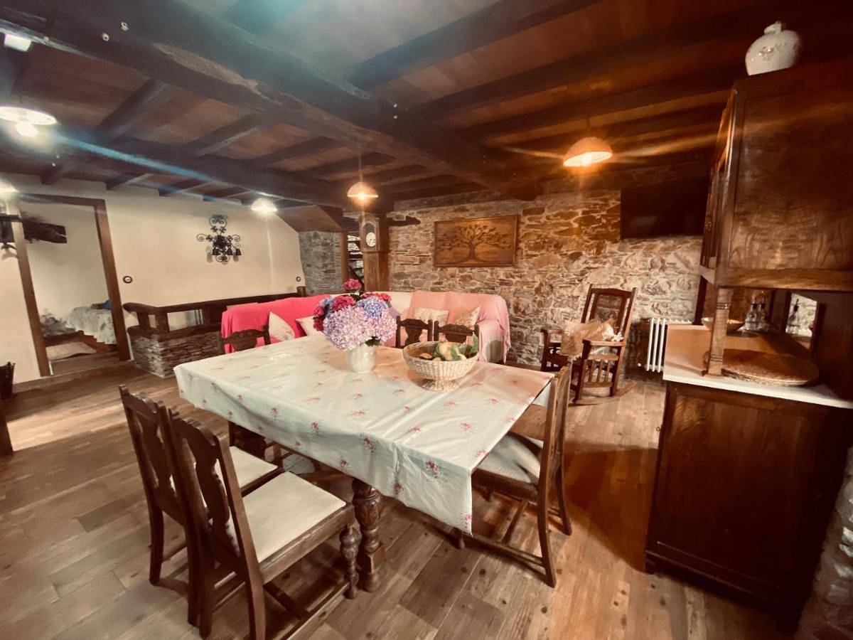 Three-Bedroom House in El Franco, Costa Verde