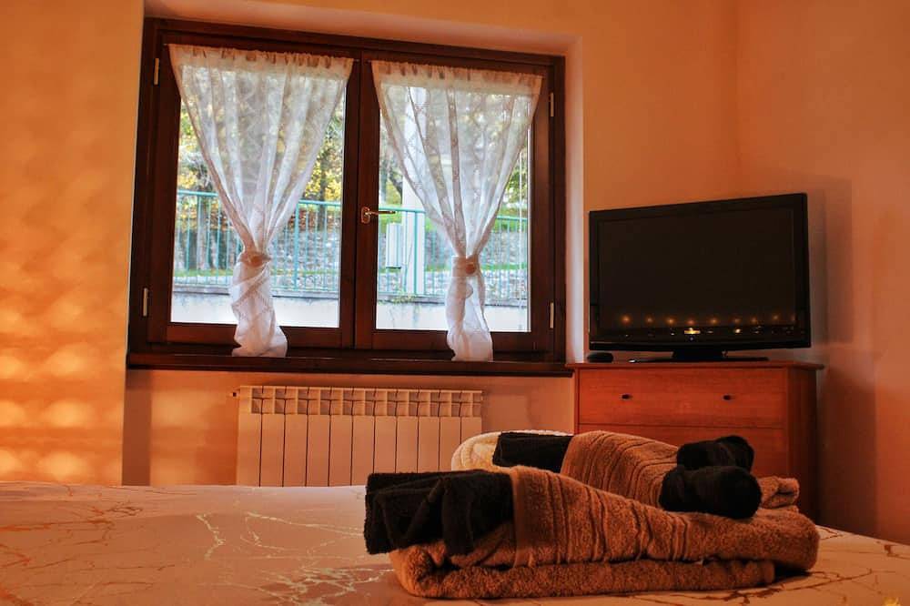 Entire apartment, Il Posticino D'Oltrepò in Val di Nizza, Oltrepò Pavese