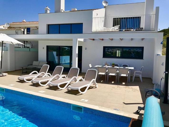 Villa para 6 pessoas, com Varanda e Terraço e ainda Jardim and Piscina em Salema