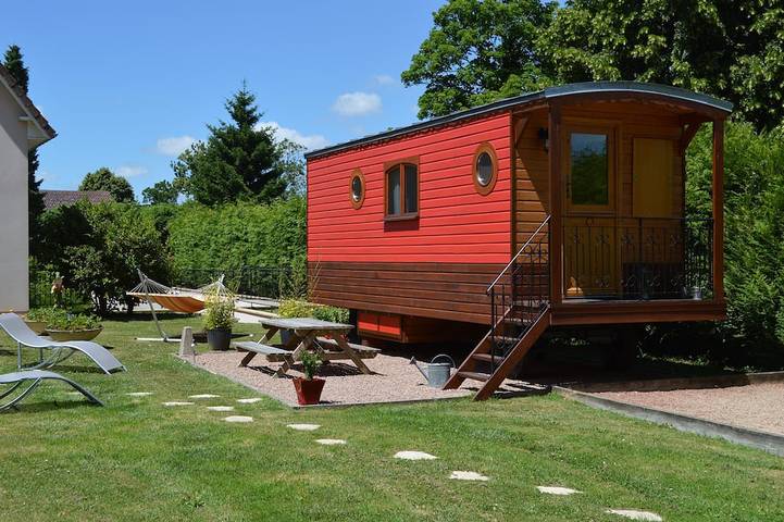Gîte pour 5 personnes, avec jardin et balcon à Seux