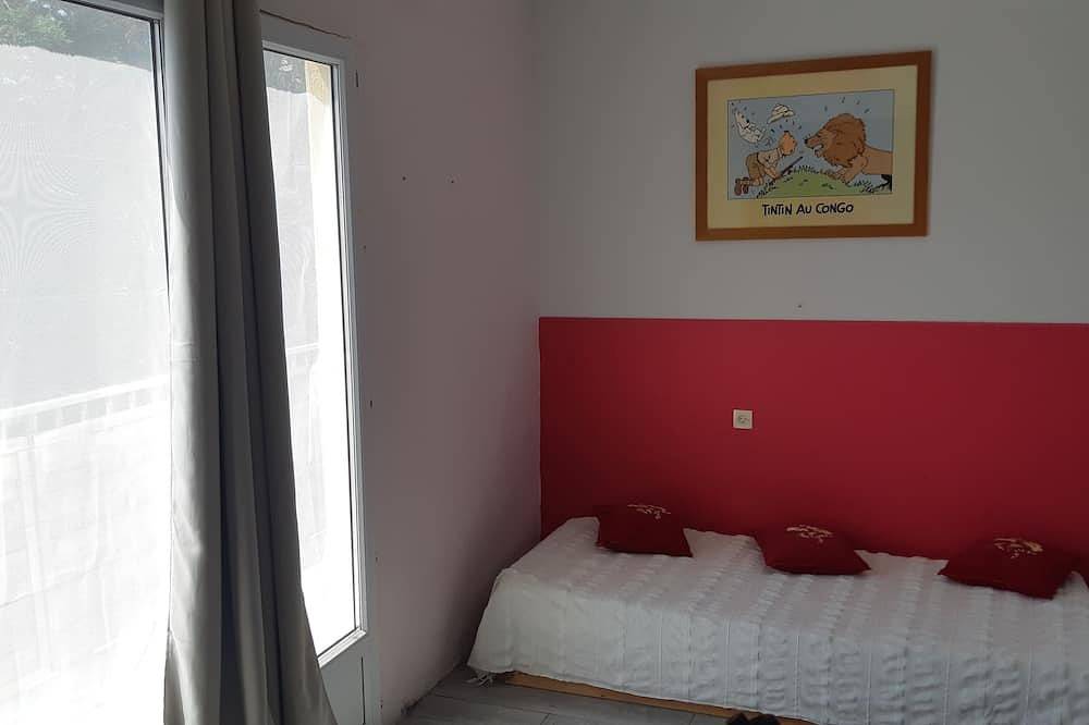 Maison Calme, Avec Parking Privatif à 100m à Pied de la Plage in La Londe-les-Maures, Parc national Port-Cros