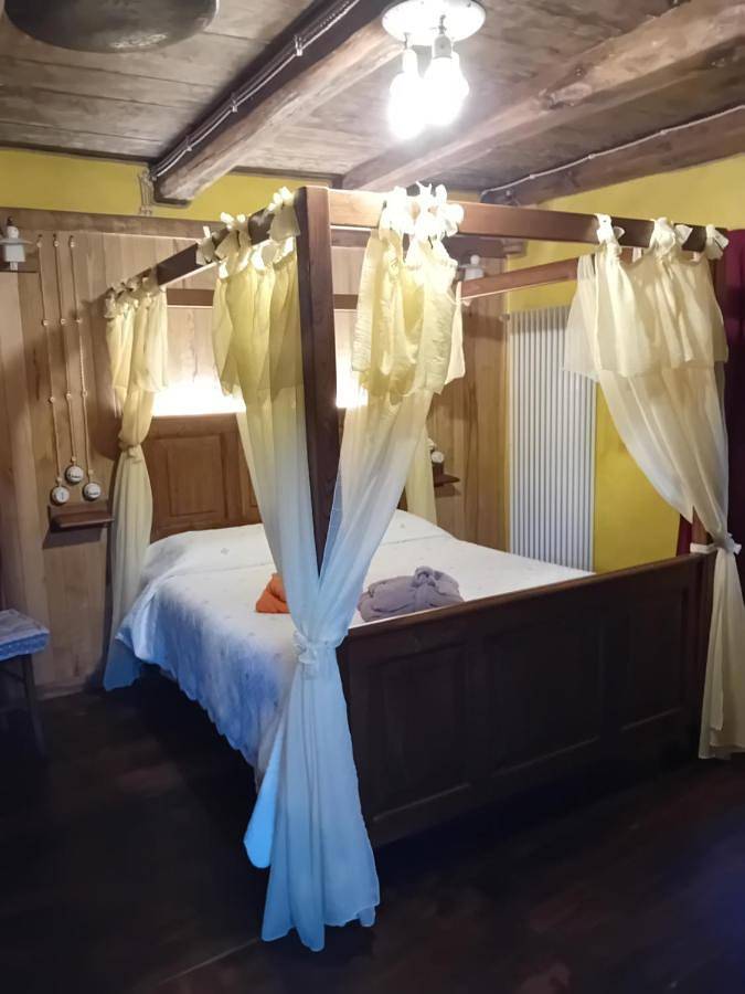 Location de vacances pour 2 personnes, avec jardin ainsi que terrasse et vue à Varallo - 3