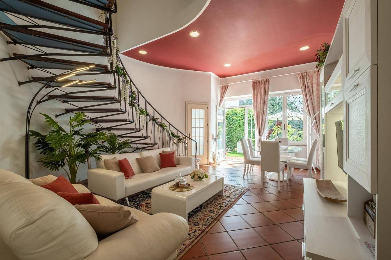 Elegante Villa Lu' centro Città a 10 minuti dal mare in Sant'Alenixedda, Cagliari