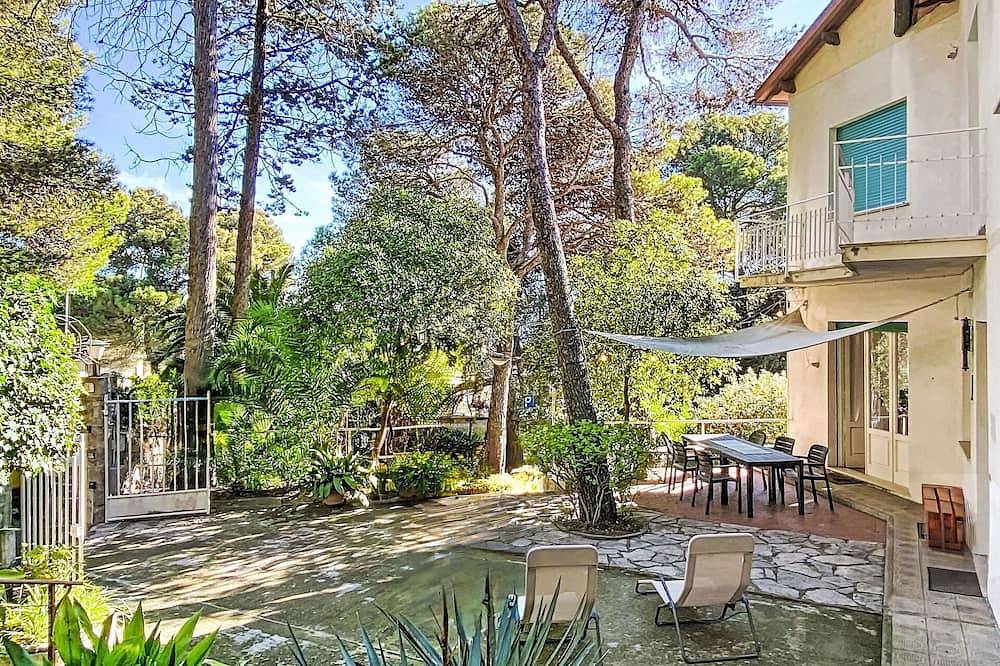 Hel lejlighed, Lovely apartment for 6 people with Wifi, Tv, patio and pets allowed in Castiglioncello, Etruscan Kyste