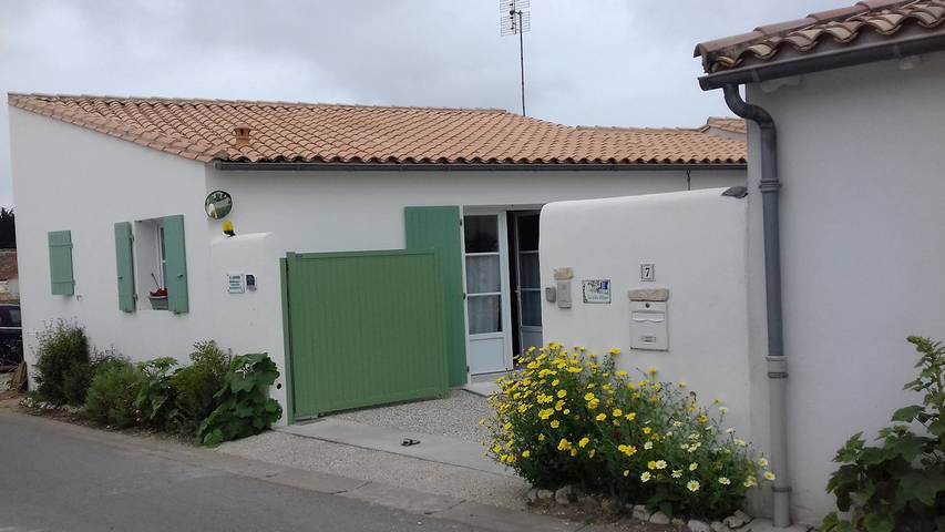 Gîte pour 2 personnes, avec jardin et terrasse à La Flotte