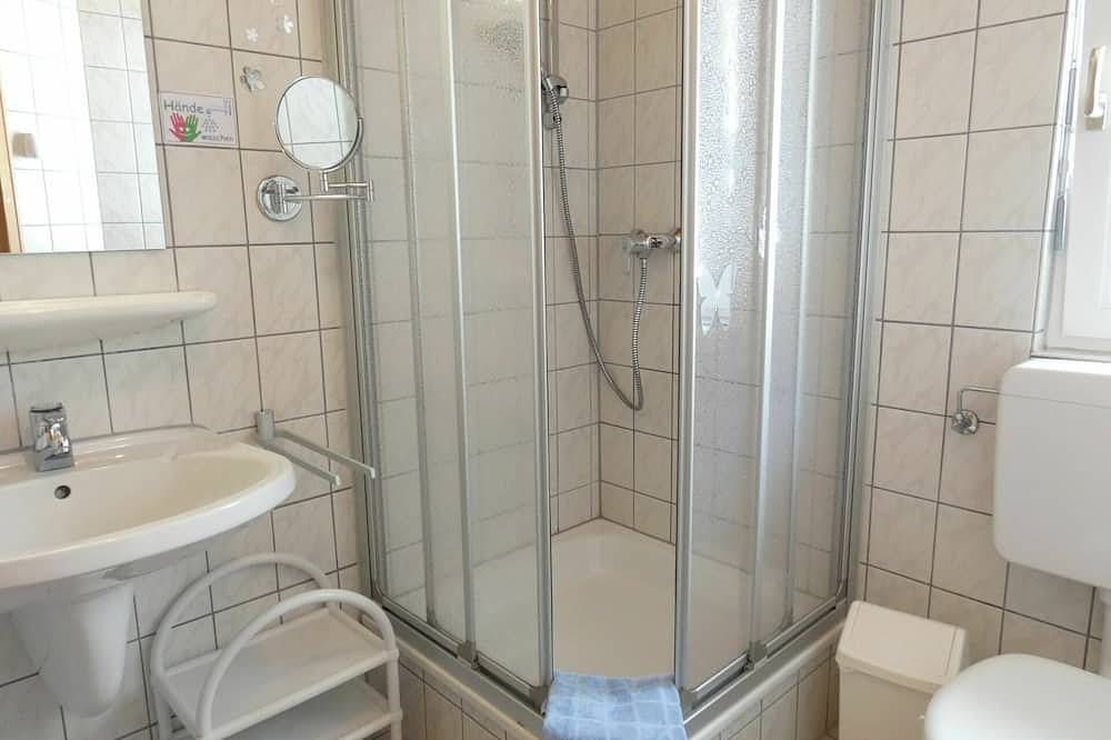 Schöne Wohnung in einem Ferienhaus für 4 Personen mit  W-Lan, Tv und Innenhof in Steinbach-Hallenberg, Rennsteig