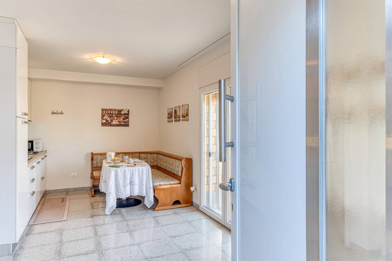 Entire apartment, Apartment 'Residence Margherita - Ibisco' with Sea View, Wi-Fi and Air Conditioning in Gulf of Taranto