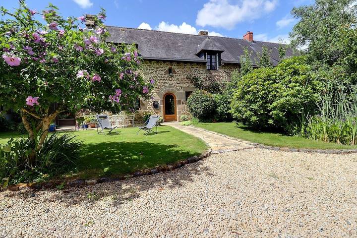 Gîte pour 4 personnes, avec jardin et terrasse à Sens-de-Bretagne