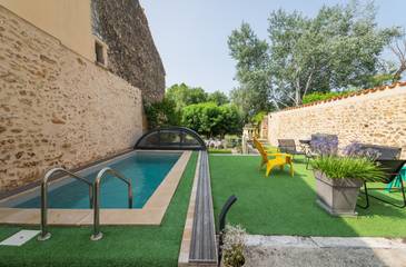 Gîte pour 8 personnes, avec piscine ainsi que jardin et terrasse à Vivonne