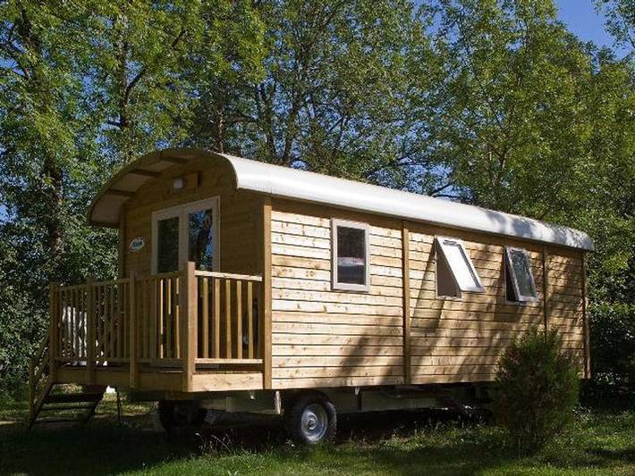 Camping pour 4 personnes, avec bassin pour enfant dans le Jura - 2