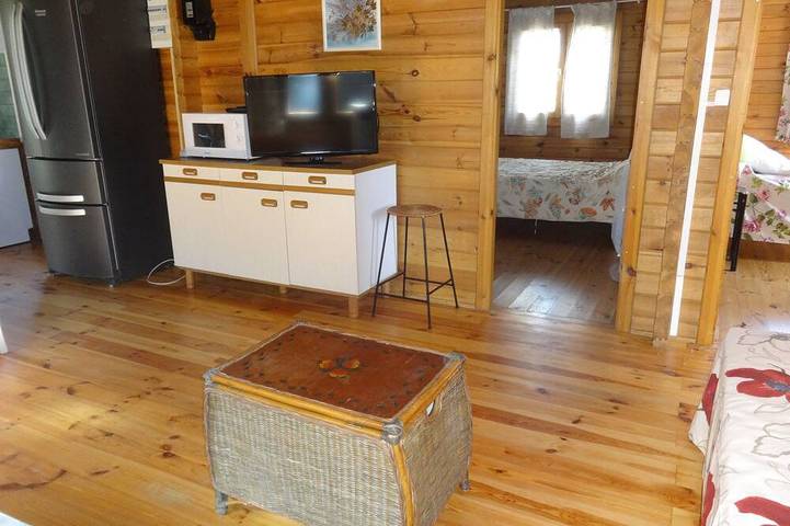 Location de vacances pour 6 personnes, avec jardin ainsi que piscine et terrasse à Doissat - 4