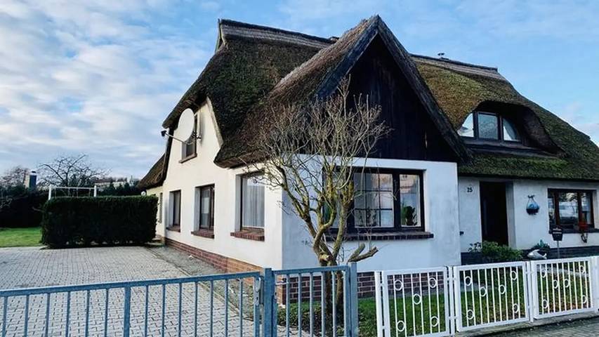 Ferienhaus für 9 Personen, mit Sauna und Garten sowie Terrasse