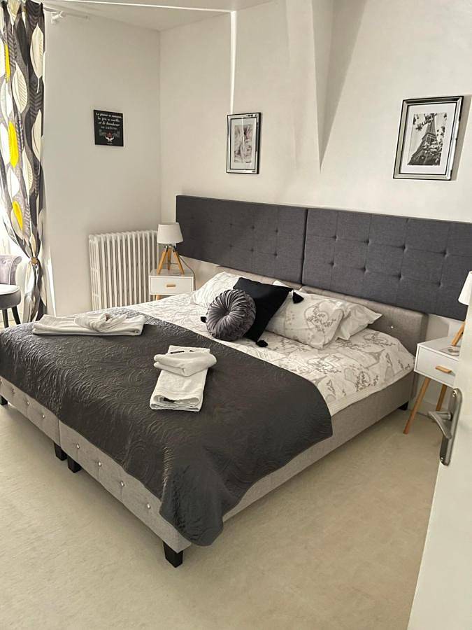 Chambre d’hôte pour 4 personnes, avec jacuzzi ainsi que jardin et piscine à Excideuil
