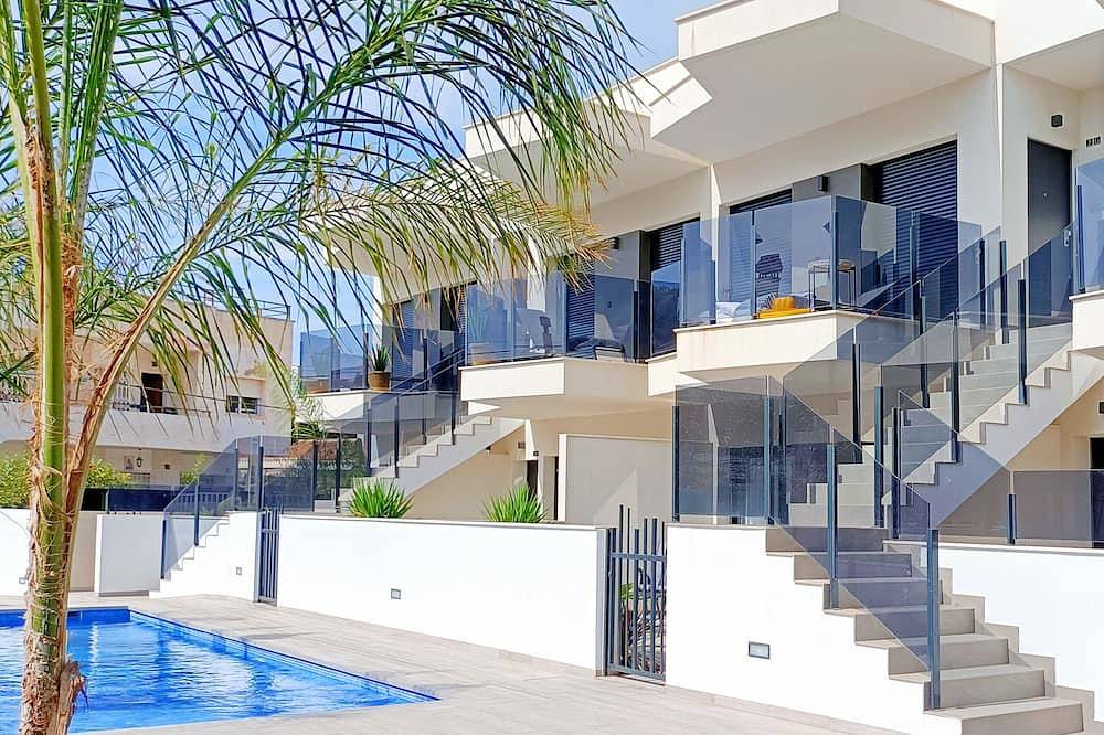 Entire apartment, Ground floor, 100m from beach, pool, wifi, parking in Golf Resorts Murcia, San Javier