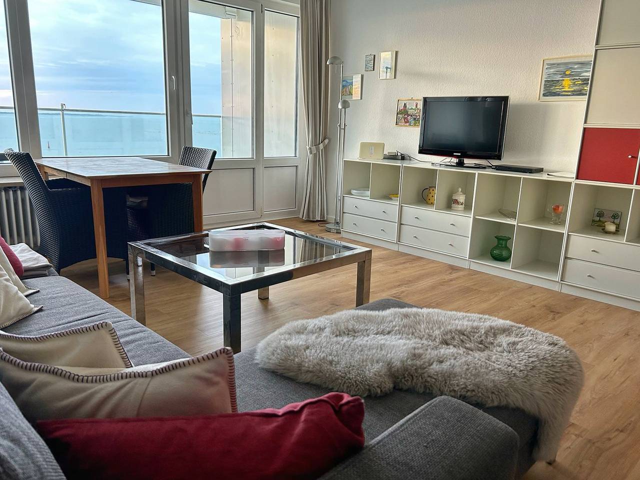 Ganze Wohnung, Helle, geräumige 2-Raum-Ferienwohnung in bester Insellage mit Meerblick! in Norderney Weststrand, Norderney