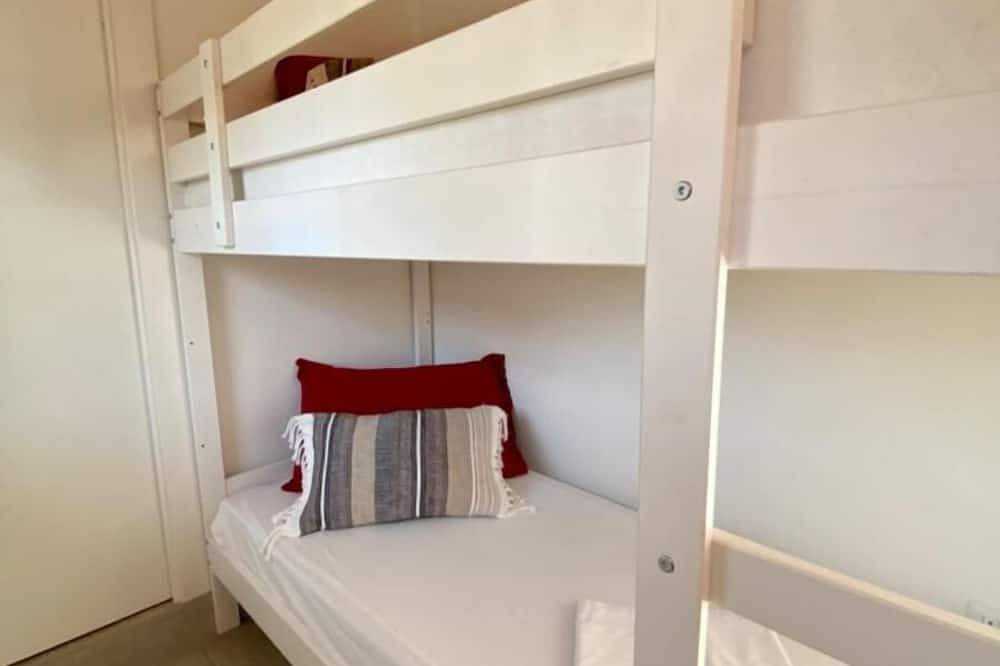 Entire apartment, Bed&Bikeitala Anguillara Sabazia Al Borgo - House in the village on the shores of the lake in Anguillara Sabazia, Lake Bracciano