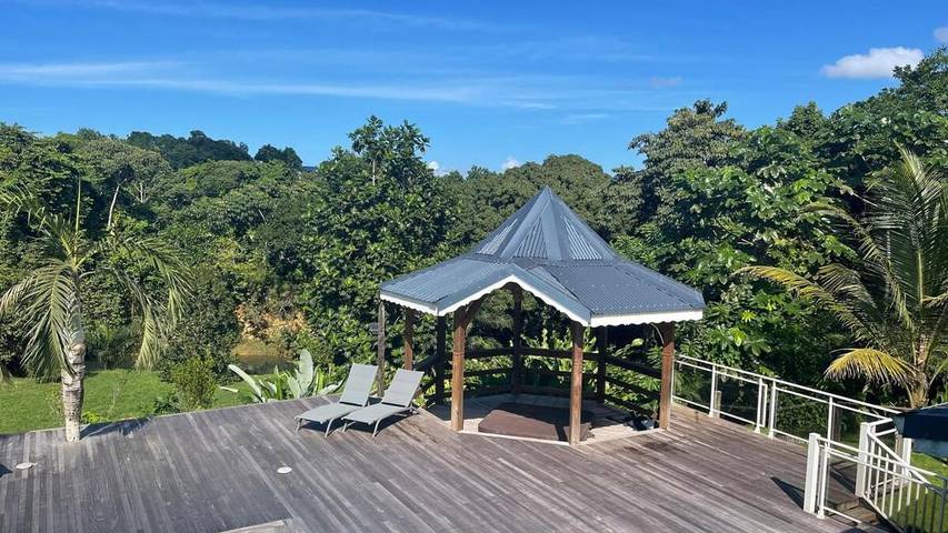 Chalet para 8 personas, con piscina además de jacuzzi y balcón - 1