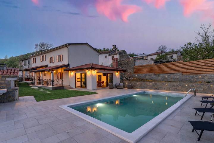 Ferienhaus für 8 Personen, mit Terrasse und Pool in Buzet