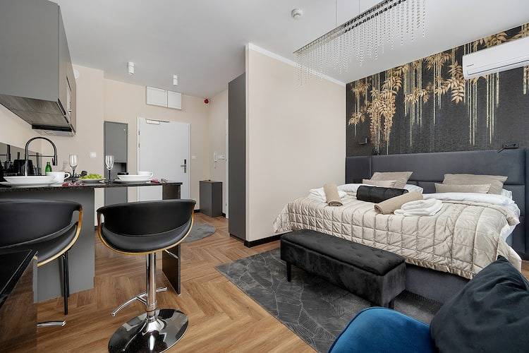 Cały apartament, Studio wakacyjne z balkonem, kryty basen, sauna in Polanica Zdrój, Sudety (Polska)