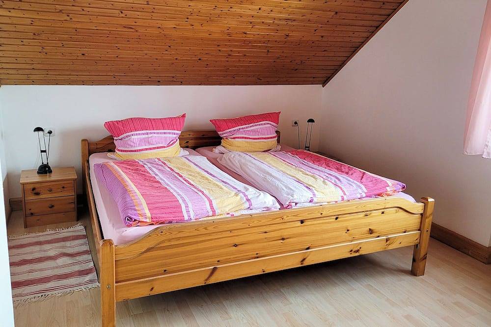 Ganze Wohnung, Gemütliche Ferienwohnung mit überdachter Terrasse in Schönau a.d.Brend, Rhön-Bayern