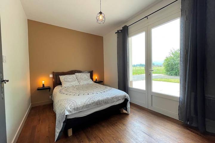 Location de vacances pour 11 personnes, avec jardin à Saint-Jean-le-Vieux - 2