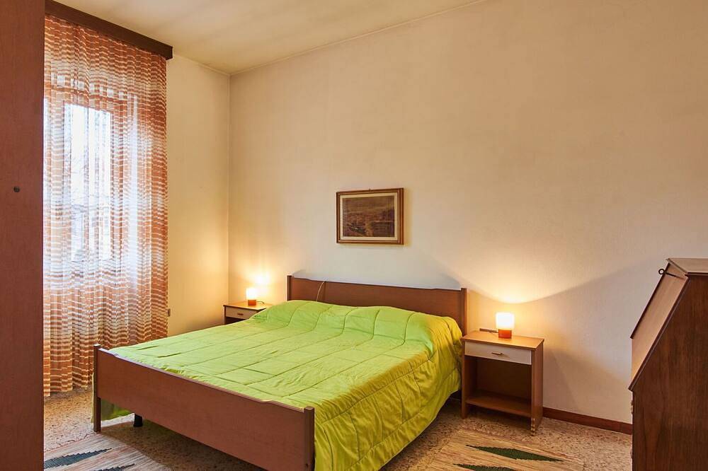 Accogliente appartamento in villa per 8 ospiti con Wifi, Tv, balcone, animali ammessi e parcheggio in Dervio, Alpi Orobie Occidentali