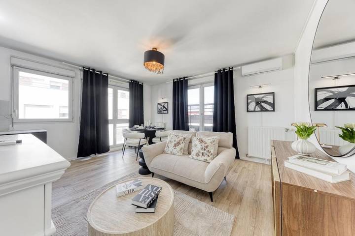 Gîte pour 2 personnes, avec Balcon ainsi que Terrasse et Vue à Limeil-Brévannes