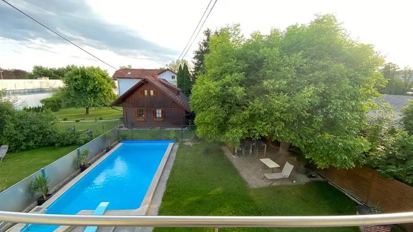 Ferienwohnung für 6 Personen, mit Pool und Balkon sowie Garten - 1
