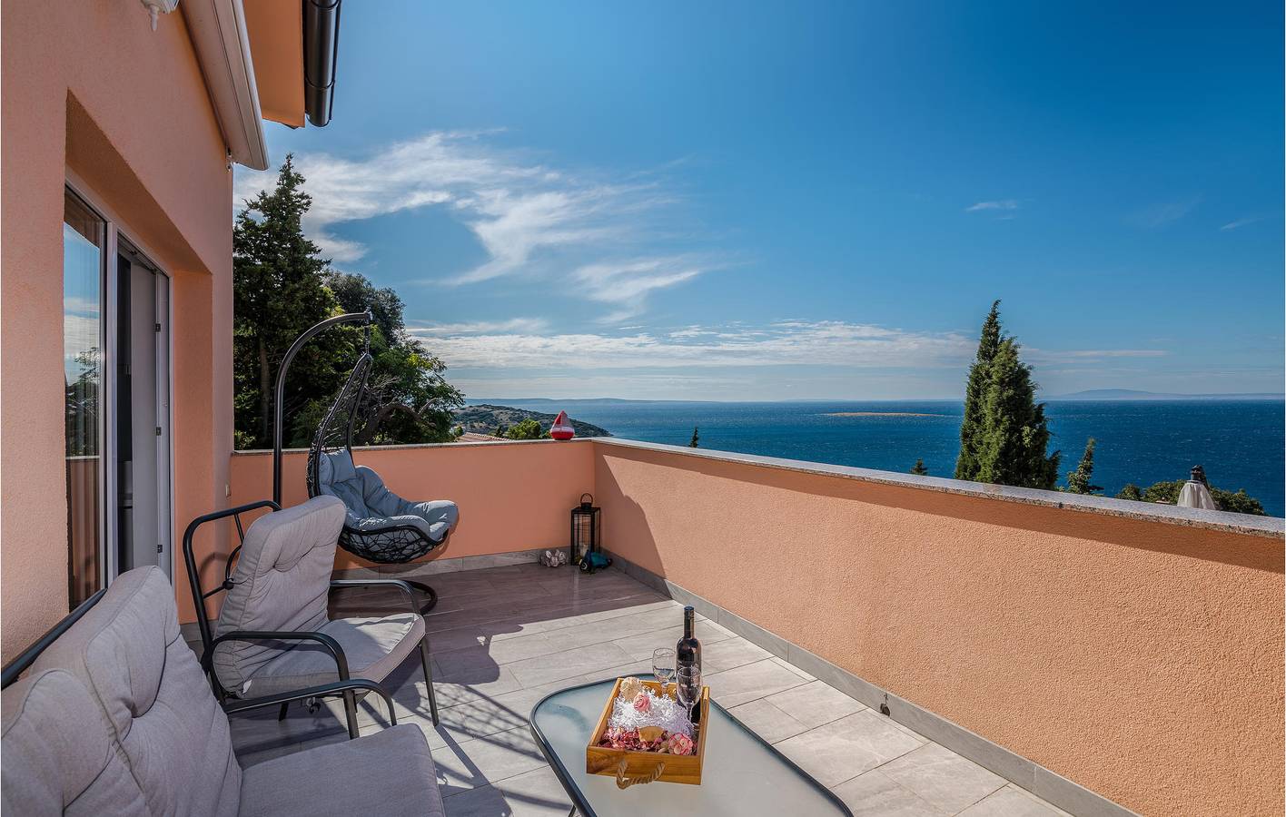 Ganze Ferienwohnung, Gemütliche Wohnung mit WLAN, Terrasse und Parkplatz – 1000 m zum Strand in Punat, Krk